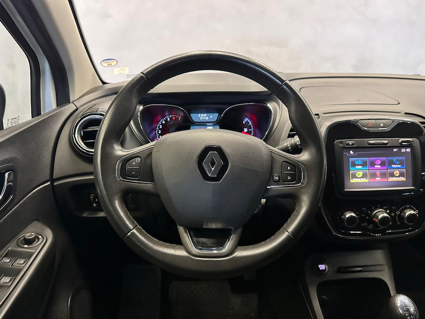 Foto do veículo RENAULT CAPTUR  ZEN 1.6 16V 5P MEC 2018 61.038 KM 73.900,00