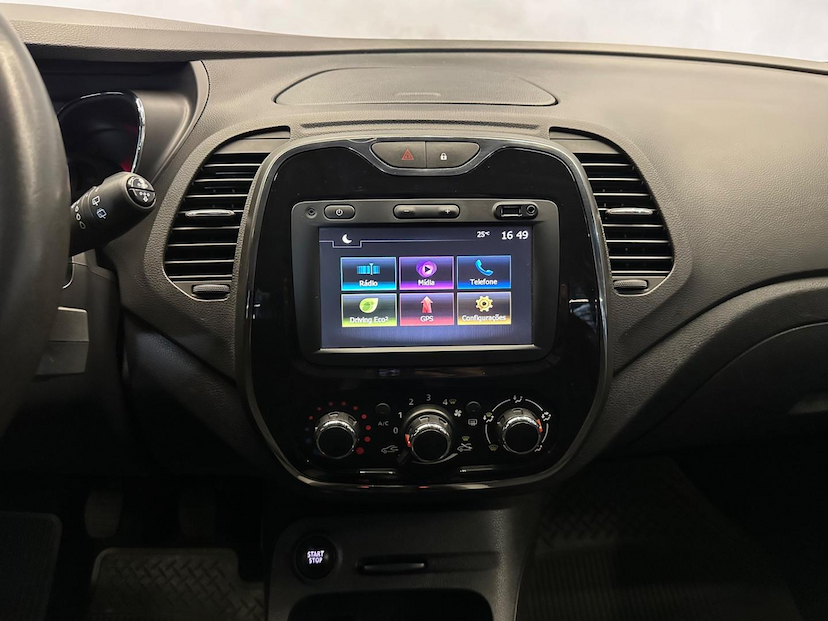 Foto do veículo RENAULT CAPTUR  ZEN 1.6 16V 5P MEC 2018 61.038 KM 73.900,00