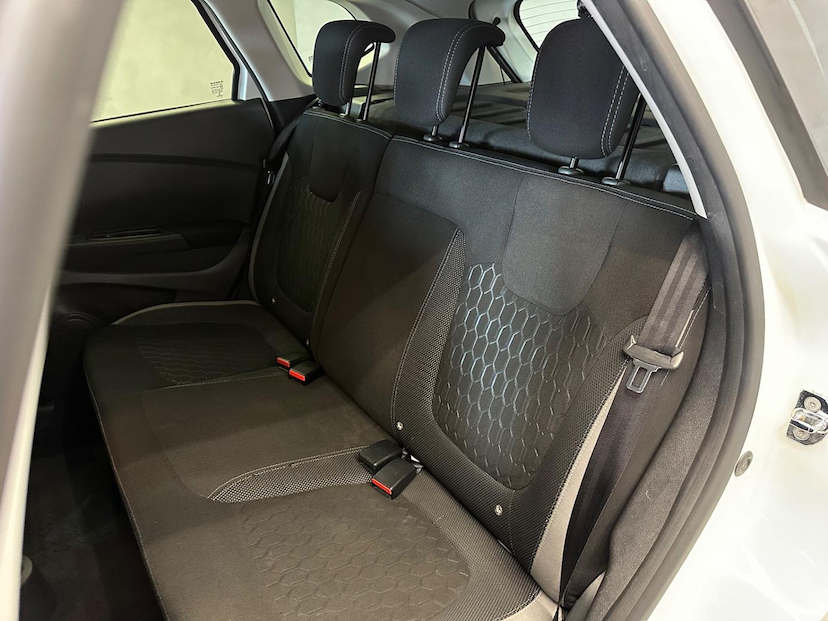 Foto do veículo RENAULT CAPTUR  ZEN 1.6 16V 5P MEC 2018 61.038 KM 73.900,00