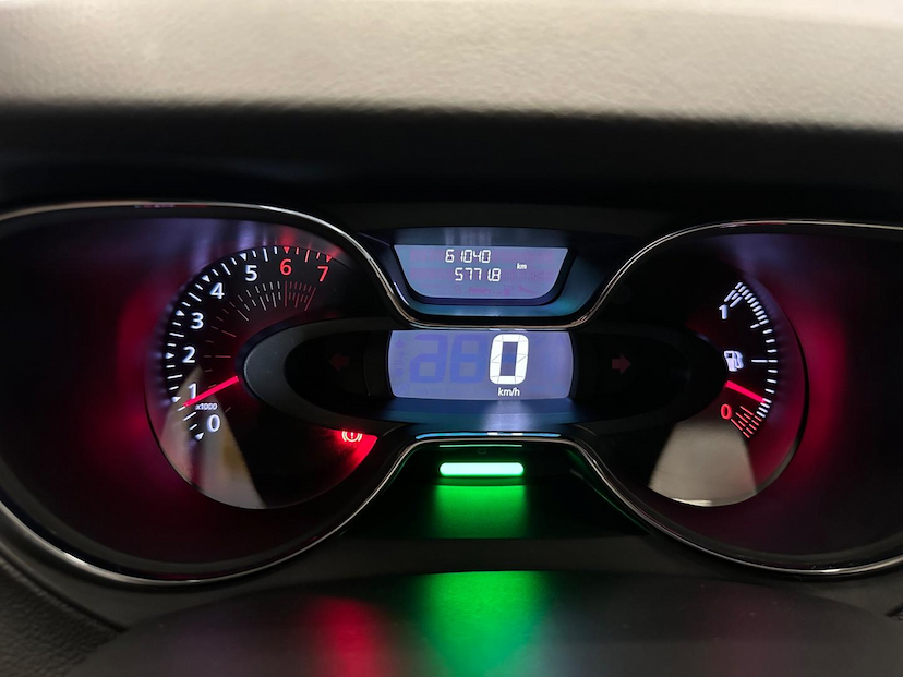 Foto do veículo RENAULT CAPTUR  ZEN 1.6 16V 5P MEC 2018 61.038 KM 73.900,00