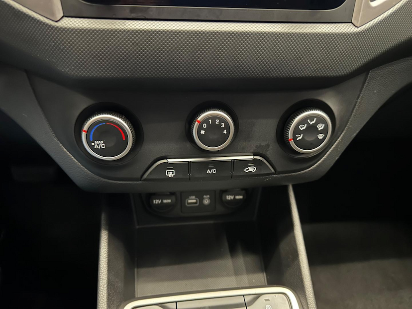 Foto do veículo HYUNDAI CRETA  1.6 AT ACTION 2022 35.462 KM 94.900,00