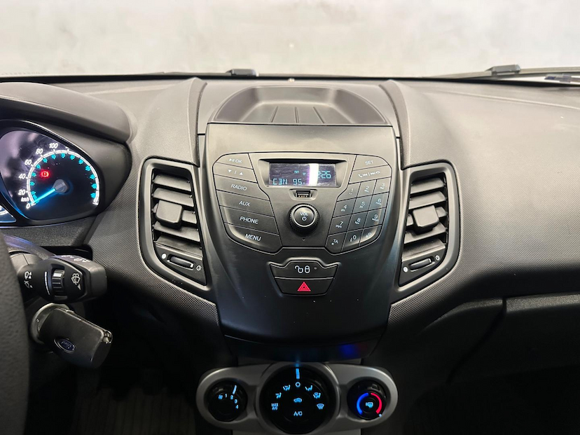 Foto do veículo FORD FIESTA  16SE 2017 80.036 KM 51.900,00