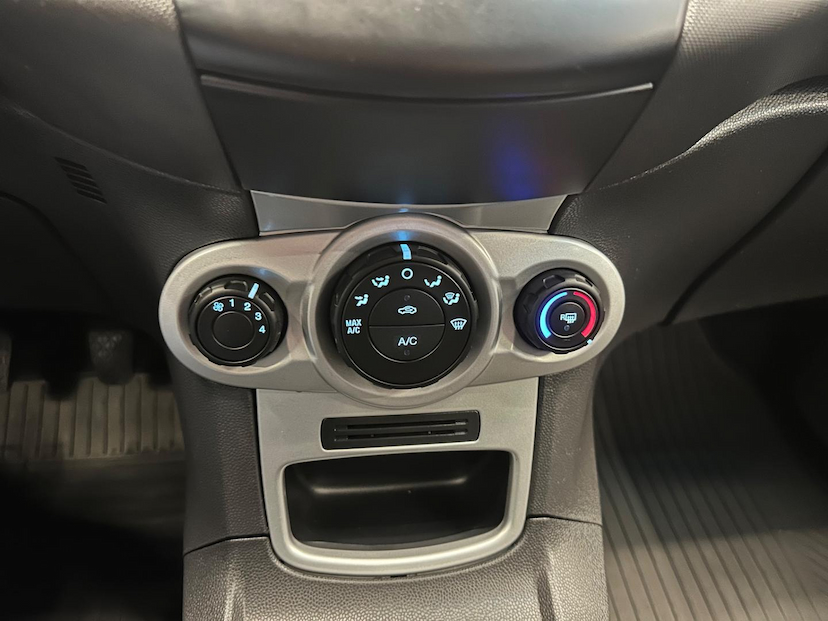 Foto do veículo FORD FIESTA  16SE 2017 80.036 KM 51.900,00