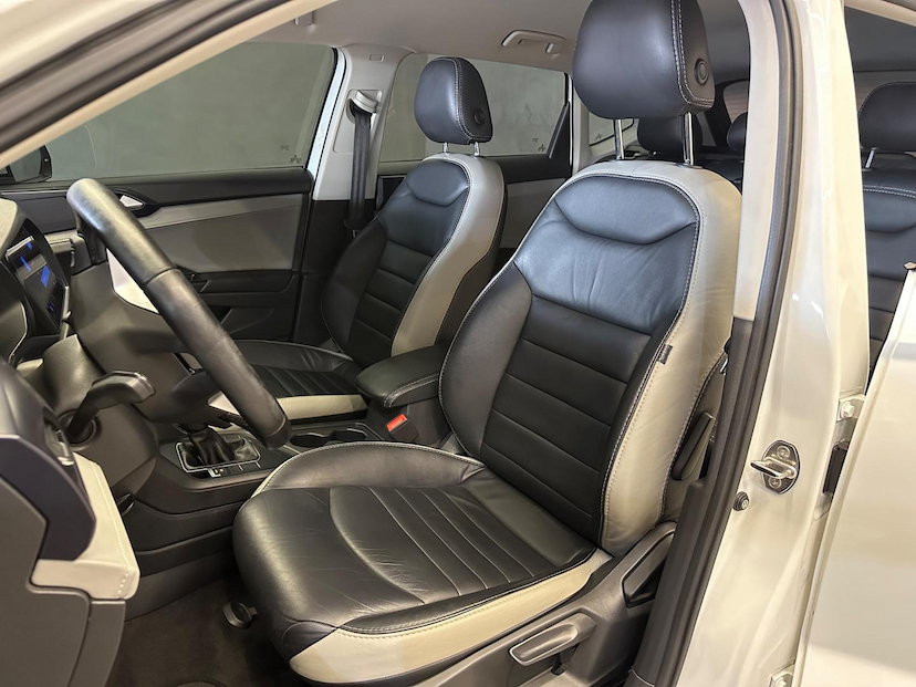 Foto do veículo VOLKSWAGEN TAOS  COMFORTLINE 1.4 250 TSI FLEX AUT 2022 43.545 KM 129.900,00