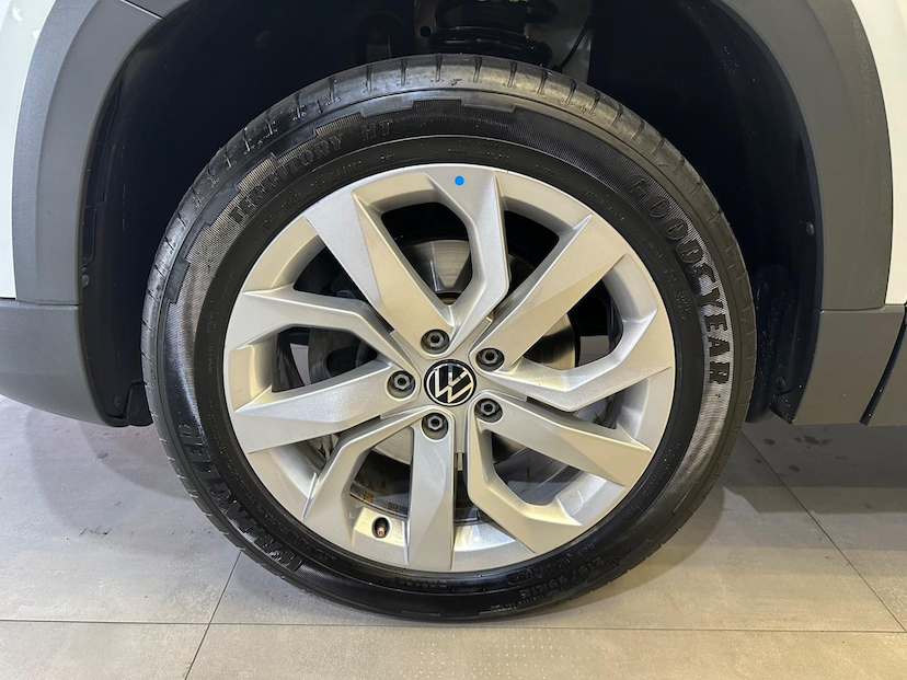 Foto do veículo VOLKSWAGEN TAOS  COMFORTLINE 1.4 250 TSI FLEX AUT 2022 43.545 KM 129.900,00