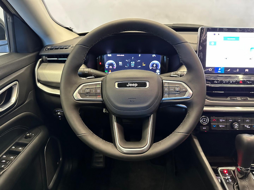 Foto do veículo JEEP COMPASS  LONG. T270 1.3 TB 4X2 FLEX AUT. 2025 1.434 KM 179.900,00