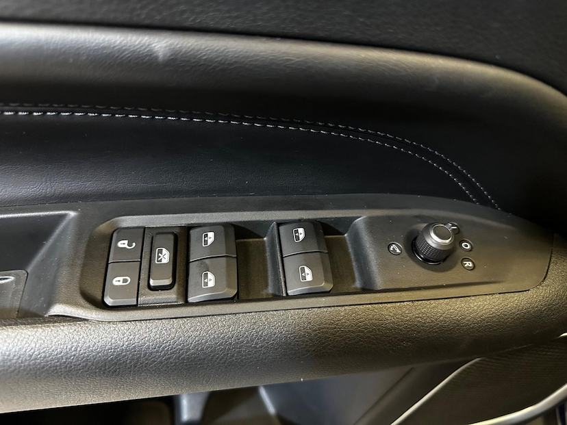 Foto do veículo JEEP COMPASS  LONG TF 2022 118.574 KM 116.900,00