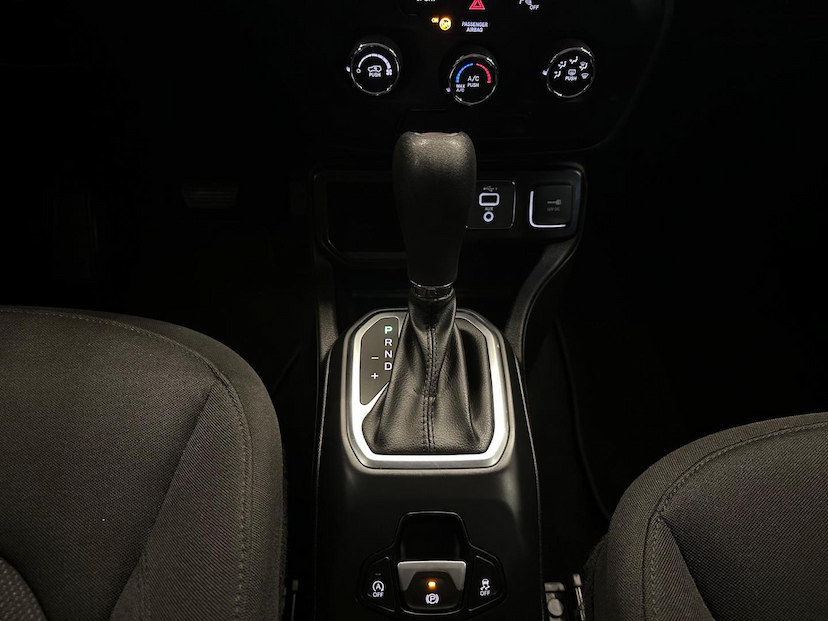 Foto do veículo JEEP RENEGADE  1.8 16V FLEX SPORT 4P AUTOMÁTICO 2021 68.729 KM 80.900,00