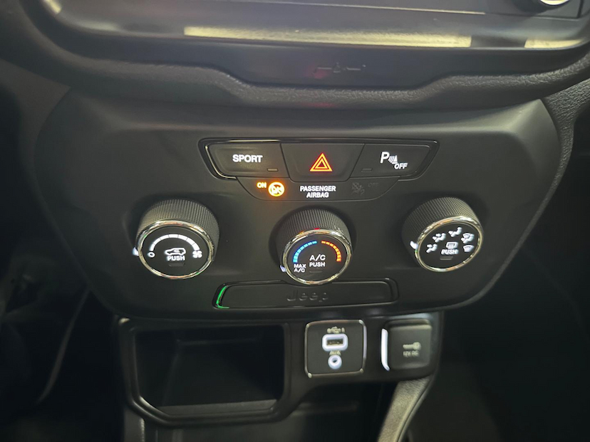Foto do veículo JEEP RENEGADE  1.8 16V FLEX SPORT 4P AUTOMÁTICO 2021 68.729 KM 80.900,00
