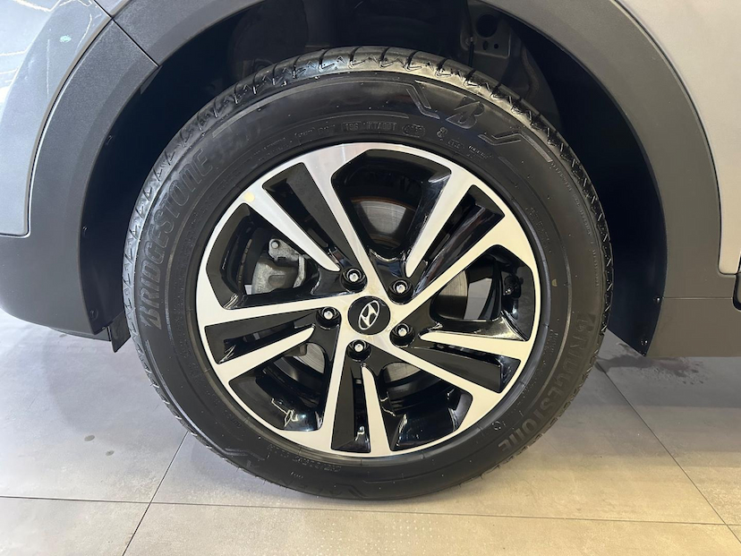 Foto do veículo HYUNDAI CRETA  2.0 16V FLEX PRESTIGE AUTOMATICO 2021 106.300 KM 96.900,00