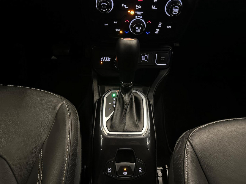 Foto do veículo JEEP RENEGADE  S T270 1.3 TB 4X4 FLEX AUT 2024 4.344 KM 139.900,00