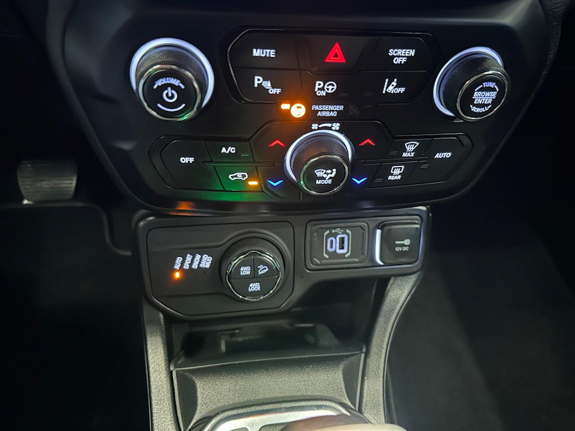 Foto do veículo JEEP RENEGADE  S T270 1.3 TB 4X4 FLEX AUT 2024 4.344 KM 139.900,00