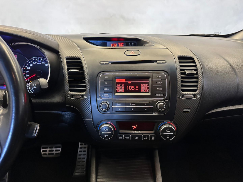 Foto do veículo KIA CERATO KIA  FF SX3 ATNB 2014 118.007 KM 64.900,00
