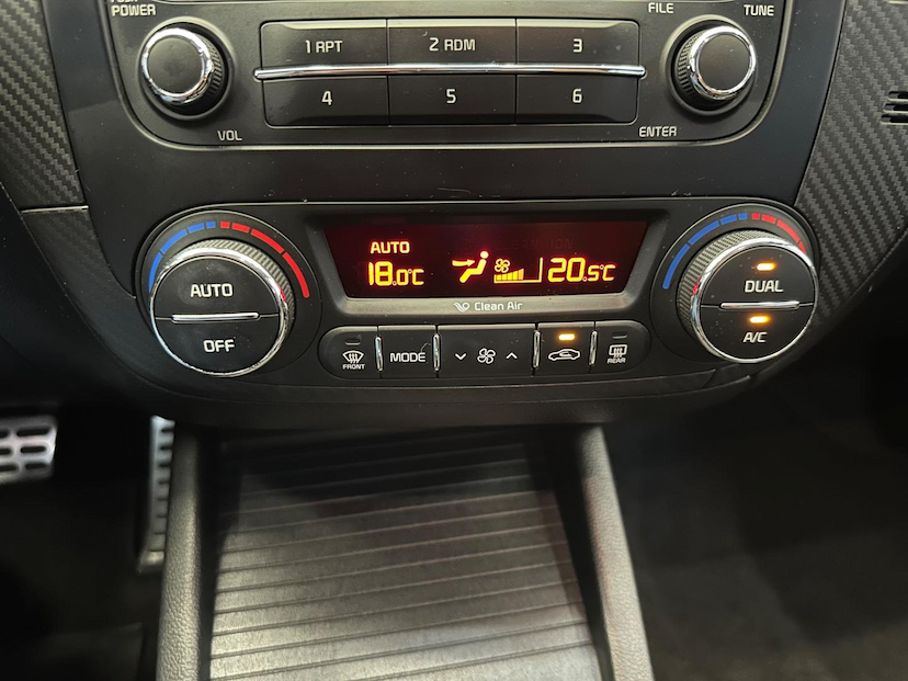 Foto do veículo KIA CERATO KIA  FF SX3 ATNB 2014 118.007 KM 64.900,00
