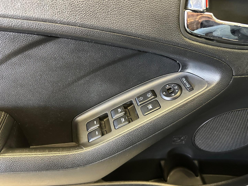 Foto do veículo KIA CERATO KIA  FF SX3 ATNB 2014 118.007 KM 64.900,00