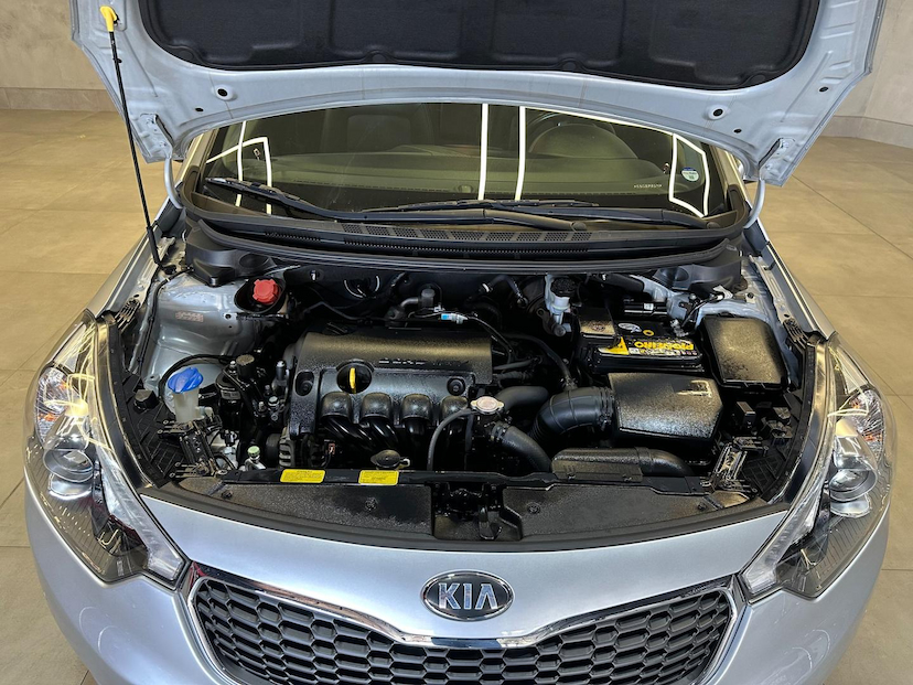Foto do veículo KIA CERATO KIA  FF SX3 ATNB 2014 118.007 KM 64.900,00