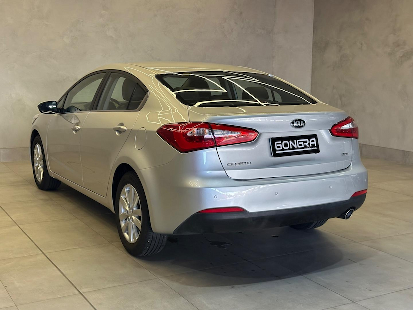 Foto do veículo KIA CERATO KIA  FF SX3 ATNB 2014 118.007 KM 64.900,00