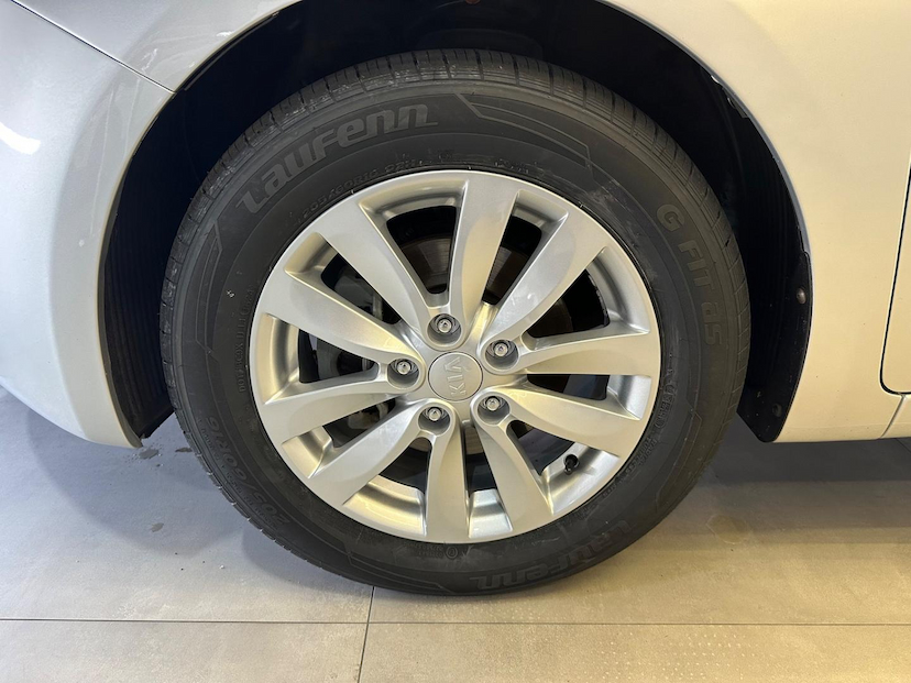 Foto do veículo KIA CERATO KIA  FF SX3 ATNB 2014 118.007 KM 64.900,00