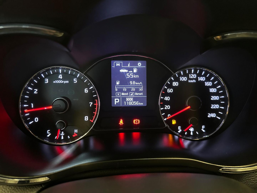 Foto do veículo KIA CERATO KIA  FF SX3 ATNB 2014 118.007 KM 64.900,00
