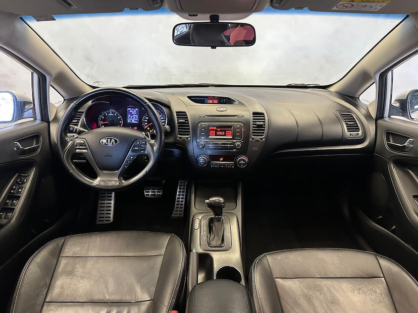 Foto do veículo KIA CERATO KIA  FF SX3 ATNB 2014 118.007 KM 64.900,00