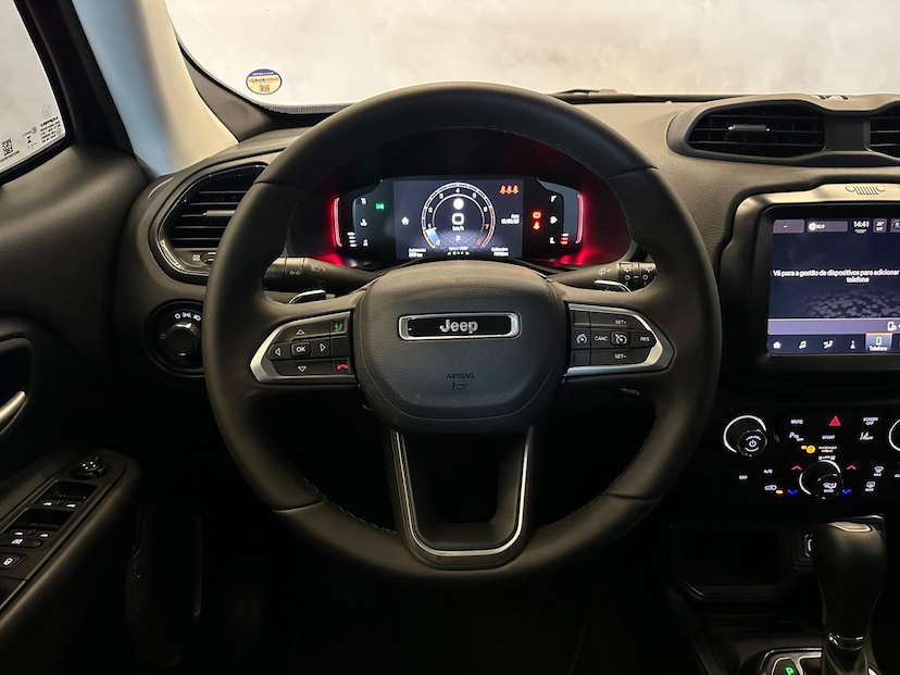 Foto do veículo JEEP RENEGADE  LGTD T270 2024 7.923 KM 125.900,00
