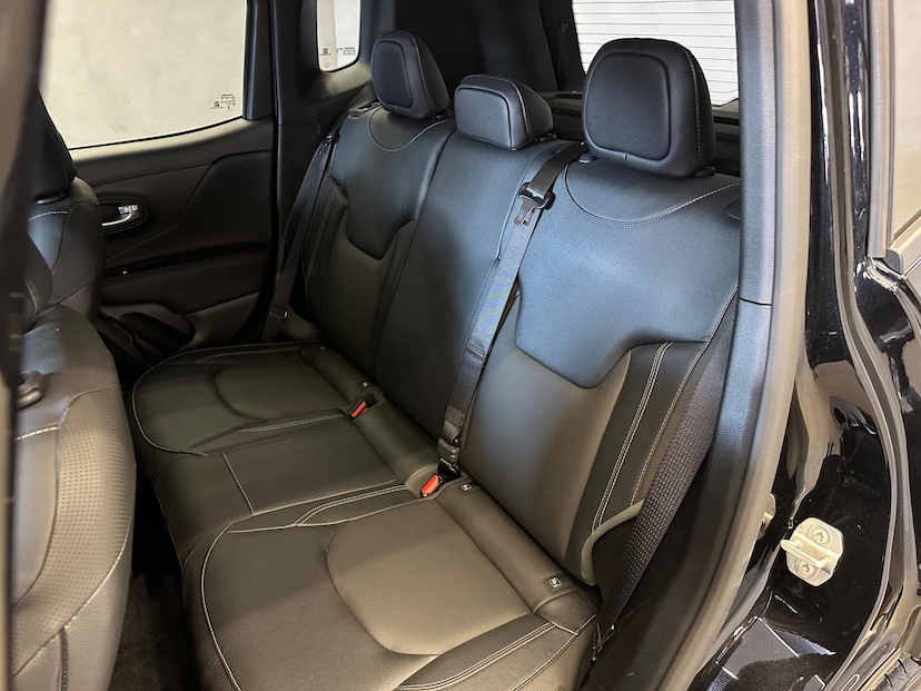 Foto do veículo JEEP RENEGADE  LGTD T270 2024 7.923 KM 125.900,00