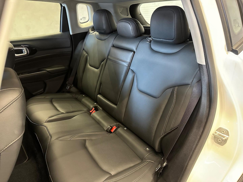 Foto do veículo JEEP COMPASS  LIMITED TF 2024 7.210 KM 176.900,00