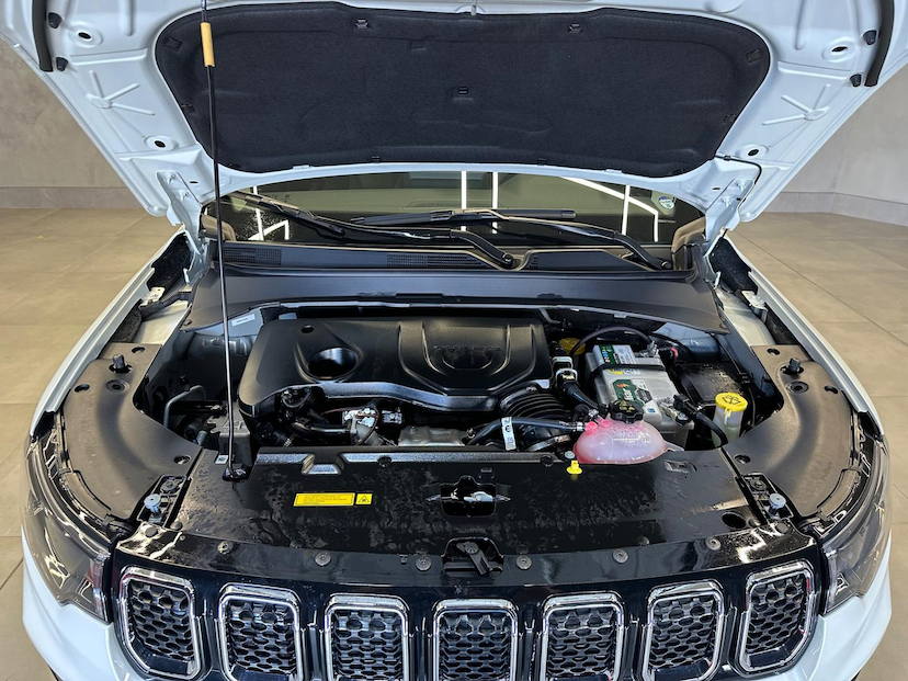 Foto do veículo JEEP COMPASS  LIMITED TF 2024 7.210 KM 176.900,00