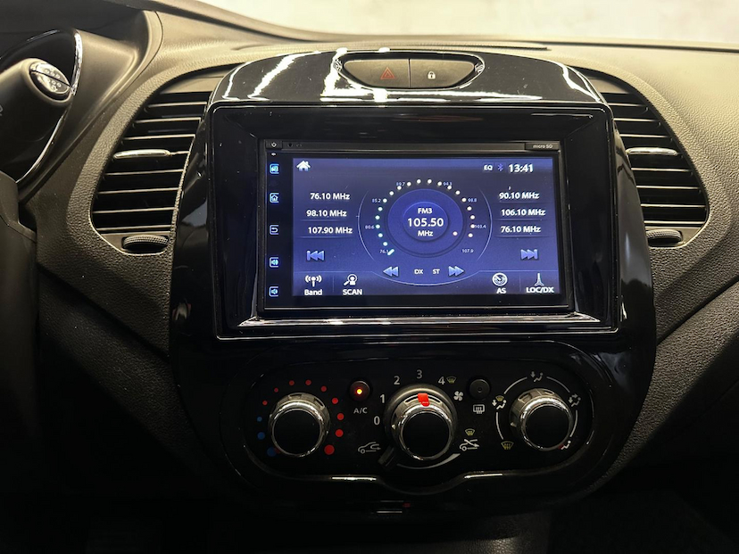 Foto do veículo RENAULT CAPTUR  LIFE 1.6 16V FLEX 5P AUT 2019 79.018 KM 75.900,00