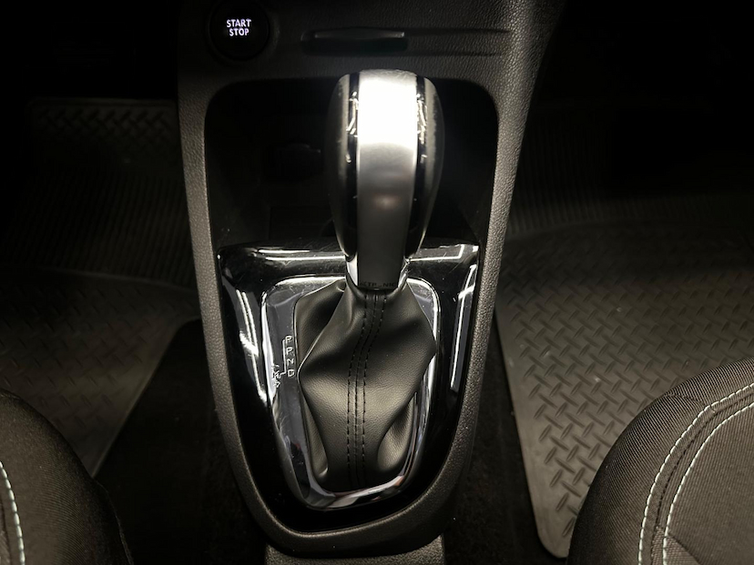 Foto do veículo RENAULT CAPTUR  LIFE 1.6 16V FLEX 5P AUT 2019 79.018 KM 75.900,00