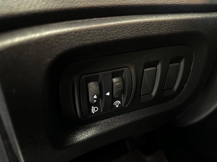 Foto do veículo RENAULT CAPTUR  LIFE 1.6 16V FLEX 5P AUT 2019 79.018 KM 75.900,00