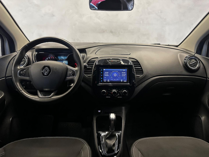 Foto do veículo RENAULT CAPTUR  LIFE 1.6 16V FLEX 5P AUT 2019 79.018 KM 75.900,00