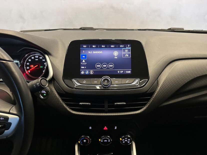 Foto do veículo CHEVROLET ONIX  1.0 TAT LTZ 2020 25.000 KM 81.900,00