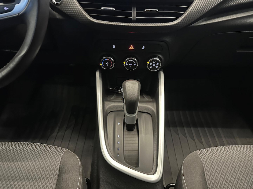 Foto do veículo CHEVROLET ONIX  1.0 TAT LTZ 2020 25.000 KM 81.900,00