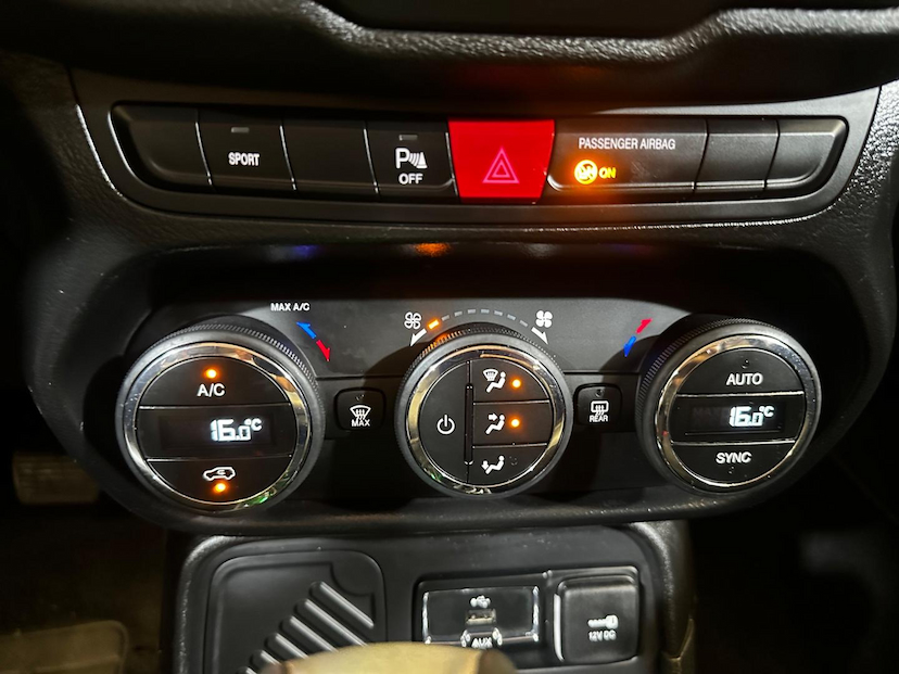 Foto do veículo JEEP RENEGADE  LIMITED AT 2018 80.590 KM 77.900,00