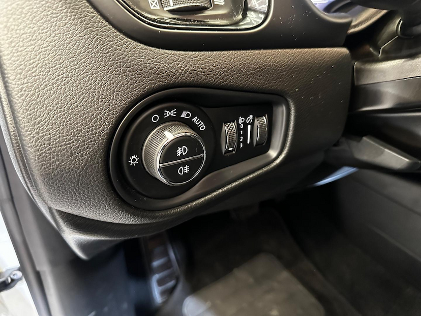 Foto do veículo JEEP RENEGADE  LIMITED AT 2018 80.590 KM 77.900,00