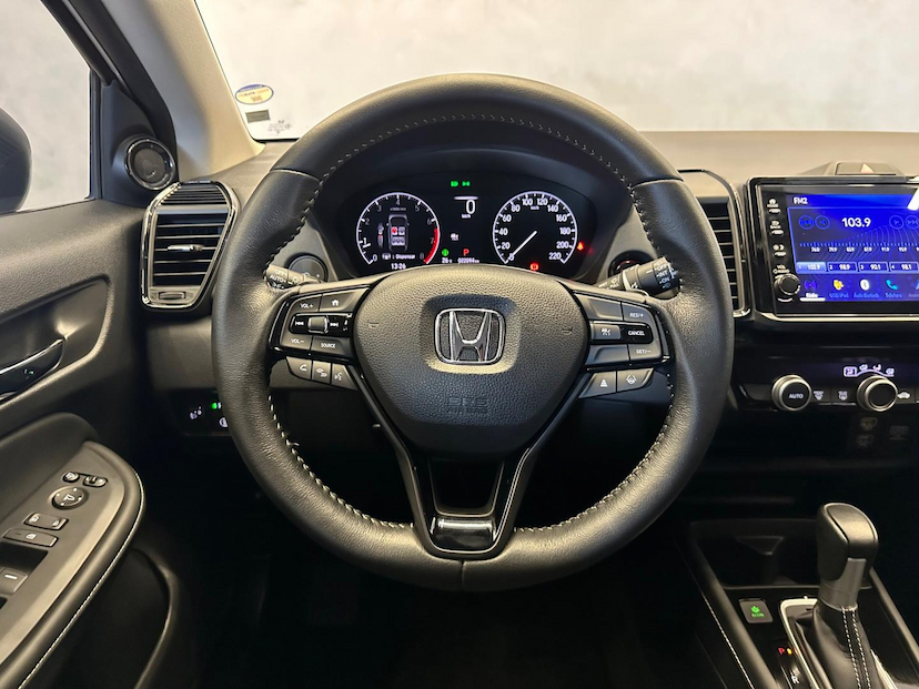 Foto do veículo HONDA CITY  HATCHBACK TOURING 1.5 FLEX 16V AUT 2023 22.100 KM 116.900,00