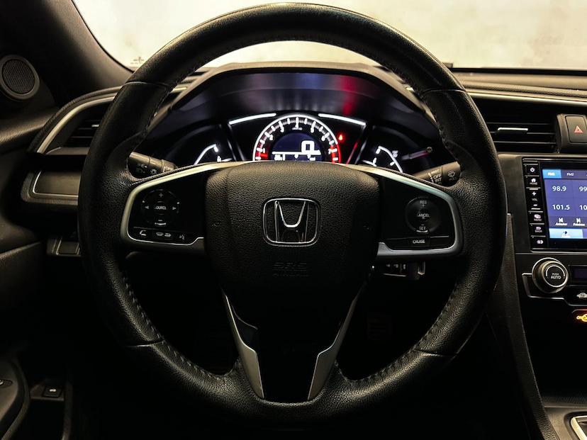 Foto do veículo HONDA CIVIC  SPORT MT 2019 67.909 KM 104.900,00