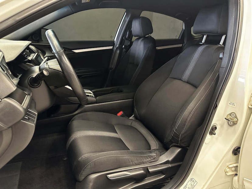 Foto do veículo HONDA CIVIC  SPORT MT 2019 67.909 KM 104.900,00