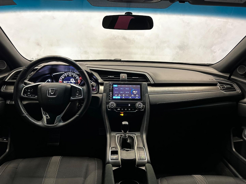 Foto do veículo HONDA CIVIC  SPORT MT 2019 67.909 KM 104.900,00