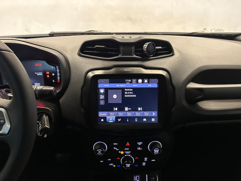 Foto do veículo JEEP RENEGADE  LONGITUDE T270 1.3 TB 4X2 FLEX AUT 2022 29.933 KM 107.900,00