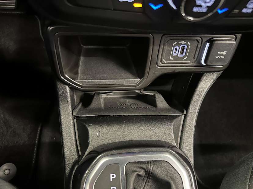 Foto do veículo JEEP RENEGADE  LONGITUDE T270 1.3 TB 4X2 FLEX AUT 2022 29.933 KM 107.900,00