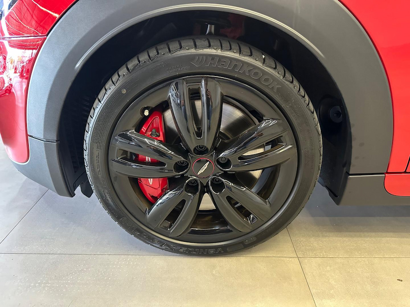 Foto do veículo MINI JOHN COOPER WORKS COOPER HATCH JCW 3P 2021 11.758 KM 209.900,00