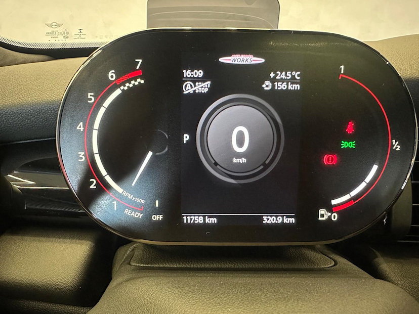 Foto do veículo MINI JOHN COOPER WORKS COOPER HATCH JCW 3P 2021 11.758 KM 209.900,00