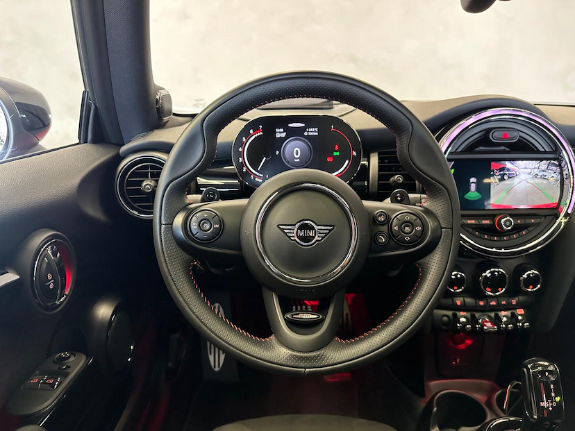 Foto do veículo MINI JOHN COOPER WORKS COOPER HATCH JCW 3P 2021 11.758 KM 209.900,00