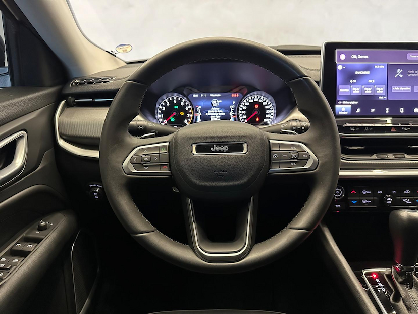 Foto do veículo JEEP COMPASS  LONG TF 2022 28.757 KM 134.900,00