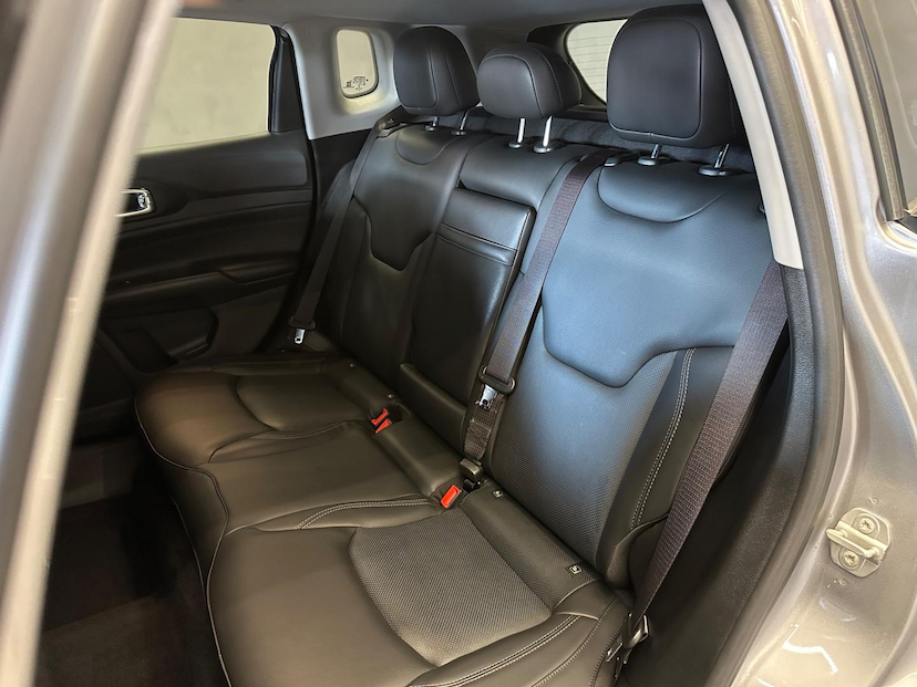 Foto do veículo JEEP COMPASS  LONG TF 2022 28.757 KM 134.900,00
