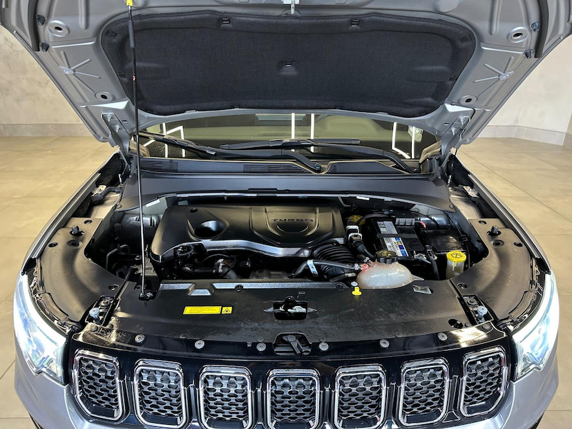 Foto do veículo JEEP COMPASS  LONG TF 2022 28.757 KM 134.900,00