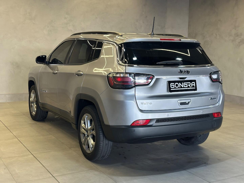 Foto do veículo JEEP COMPASS  LONG TF 2022 28.757 KM 134.900,00