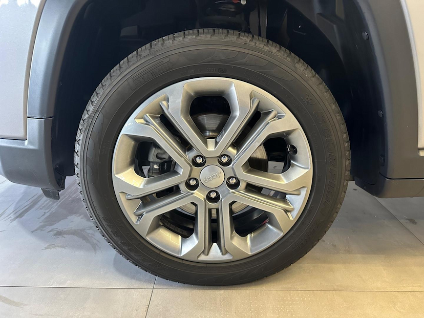 Foto do veículo JEEP COMPASS  LONG TF 2022 28.757 KM 134.900,00